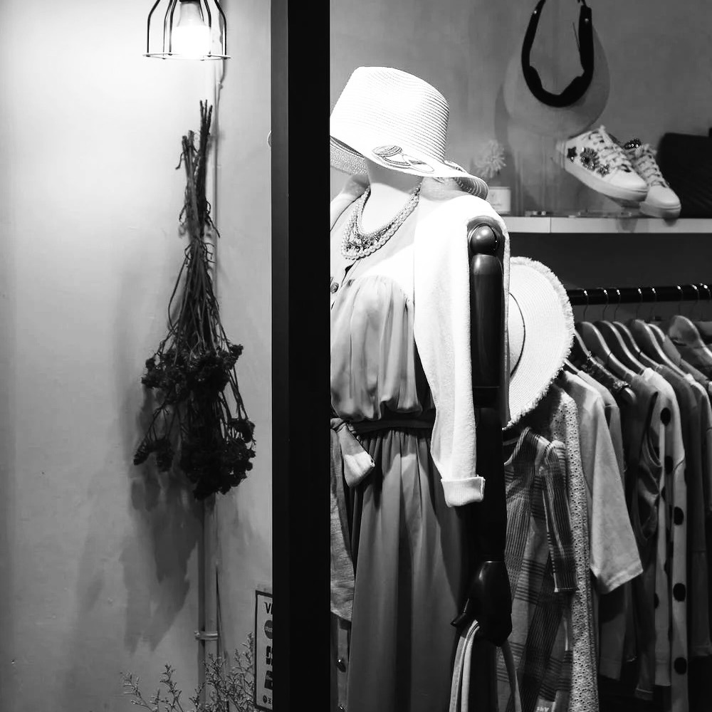🤗Like this post to Bookmark My Closet😘 - Picture 1 of 10